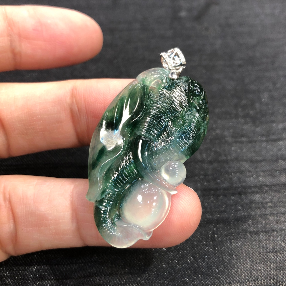 翡翠 冰種翡翠 飄藍花大象 一件翡翠